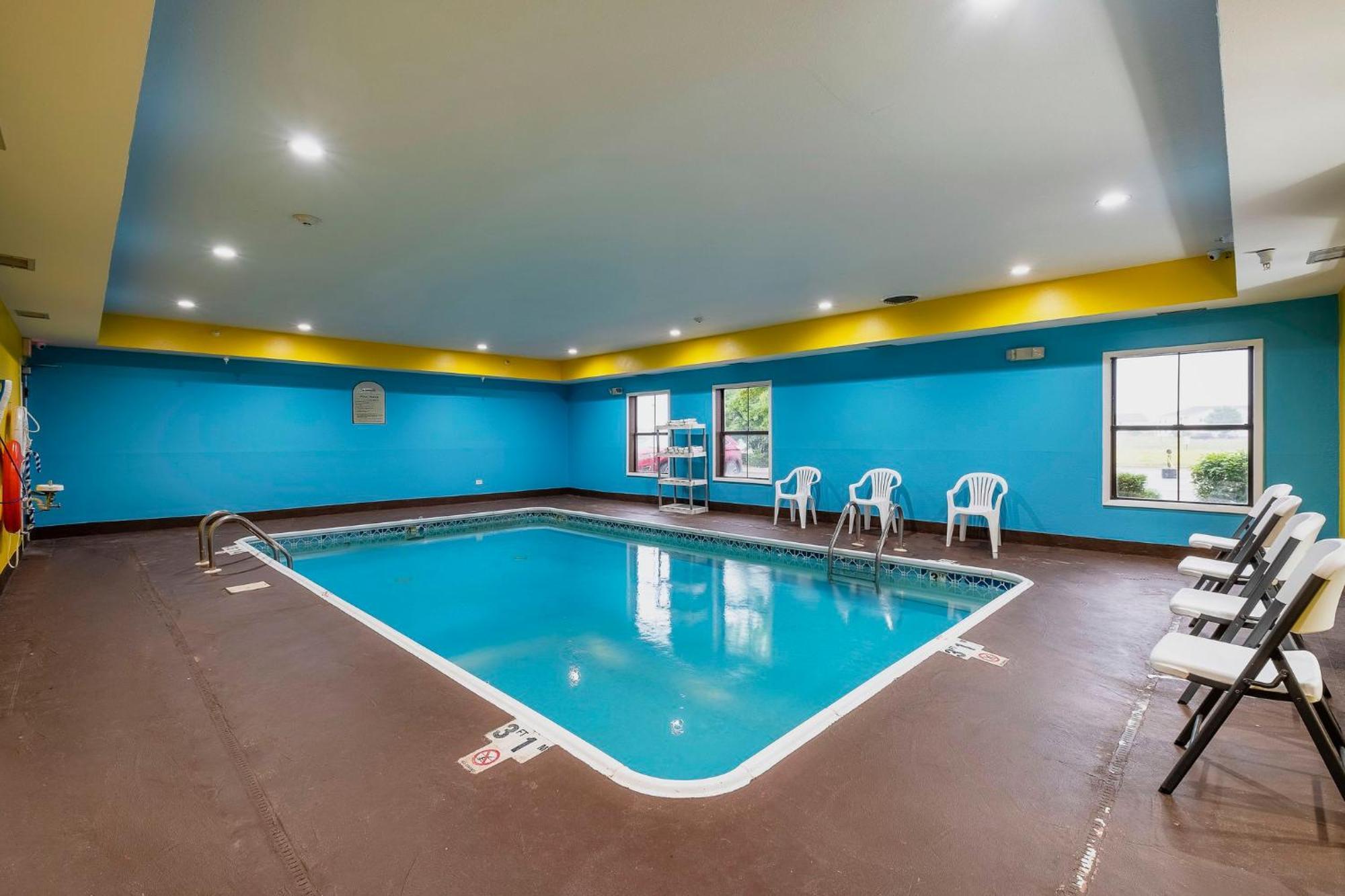 Red Roof Inn & Suites Monee Esterno foto