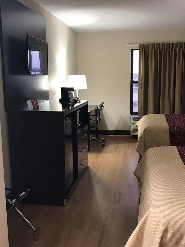 Red Roof Inn & Suites Monee Esterno foto